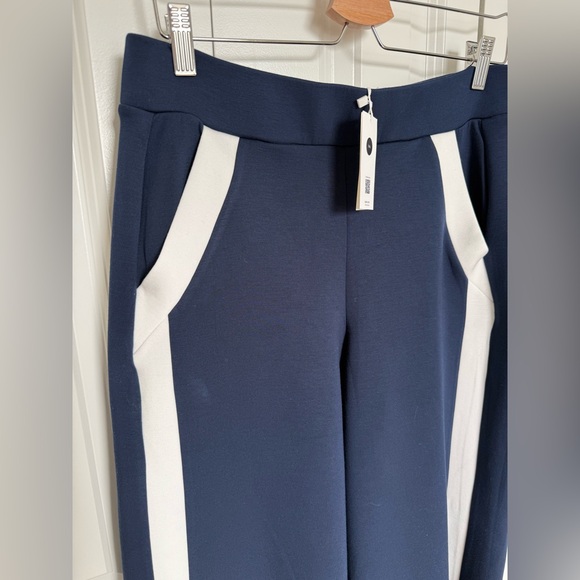 Spanx Air Essentials Women’s X Large  Long Wide Leg Pants blue White TrackStripe - Picture 3 of 5